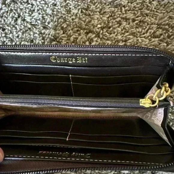 Juicy Couture Pink Terry Cloth Leather Zippered Wallet - Picture 3 of 8